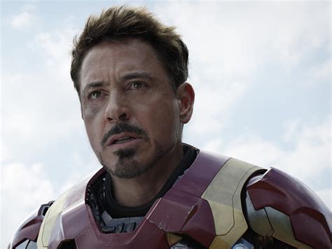 Robert Downey Jr Puts His Son To Bed Under Superhero Sheets Moms