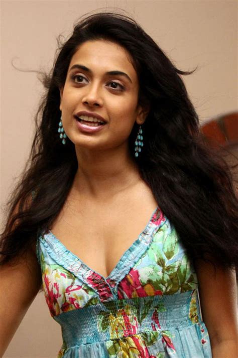 Sarah Jane Dias Latest Hot Stills Tamil Actress Tamil