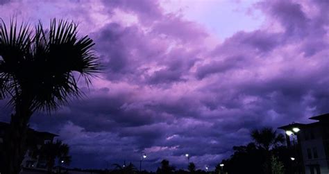 huracan dorian provoca espectacular cielo violeta en florida