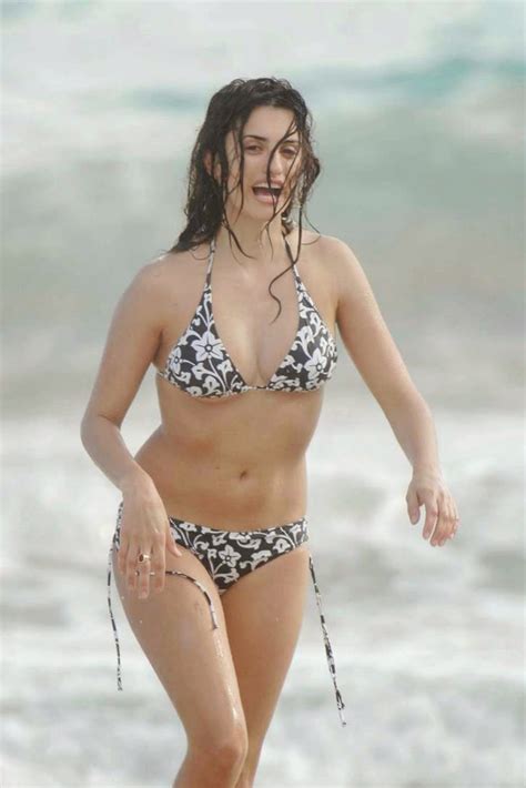 Celebrities In Hot Bikini Penelope Cruz Spanish Actress