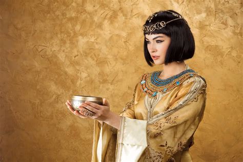 what did cleopatra look like fully explained