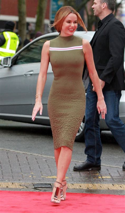 amanda holden s stylist told her to go braless in that green dress and
