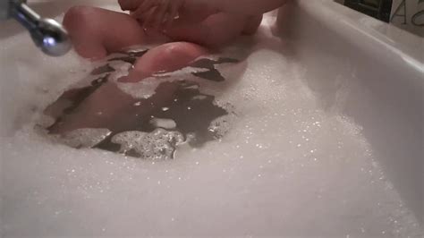 amateur bbw masturbates with suction dildo in bath porn 77