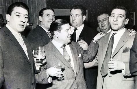 The Kray Twins London Gangsters Ronnie And Reggie 1950s Bygonely