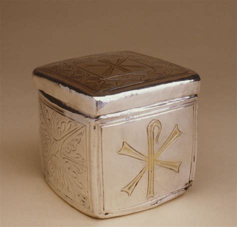 eucharistic box  reliquary communio