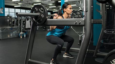 4 Truths Your Feet Can Tell You About Your Squat Form