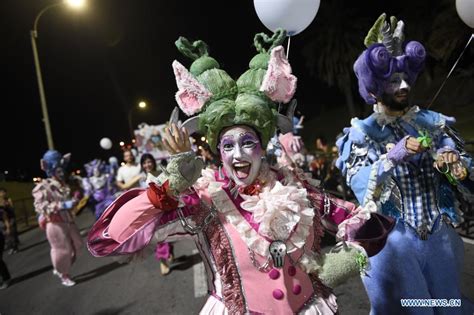 desfile inaugural del carnaval  en montevideo uruguay spanishxinhuanetcom