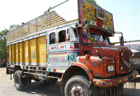 indian truck indian  pakistani trucks remind   aust flickr
