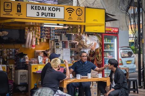 sofian hadiwijaya  warung pintar transforming traditional kiosks startup stories krasia
