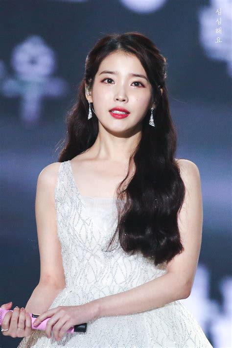 she looks like a princess kpop art ref korean actresses kpop iu fashion