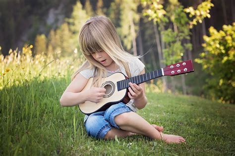 kind gitaar leren spelen de gitaargoeroe