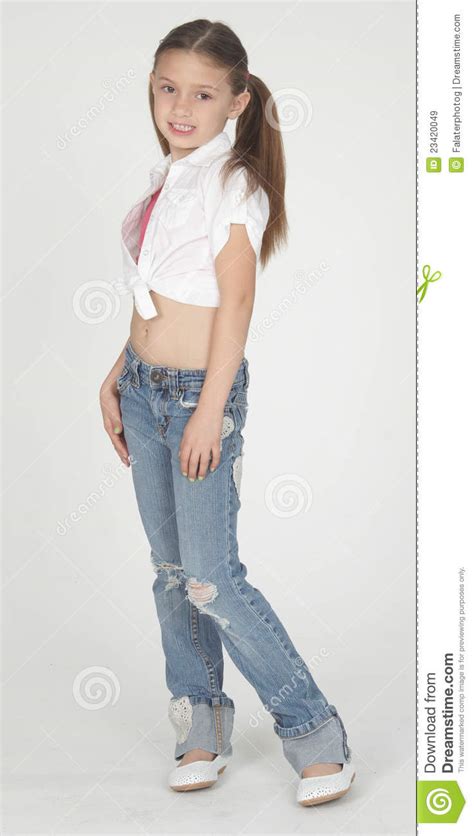 menina pre adolescente que modela a roupa imagem de stock imagem de atrativo barriga 23420049