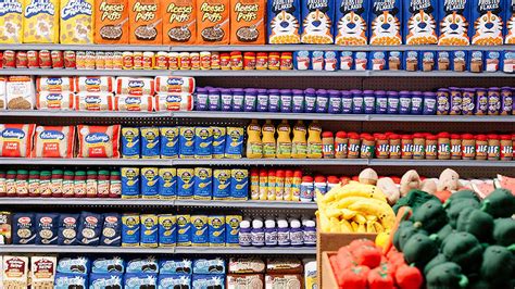 inauguran  supermercado en los angeles donde nada es comestible