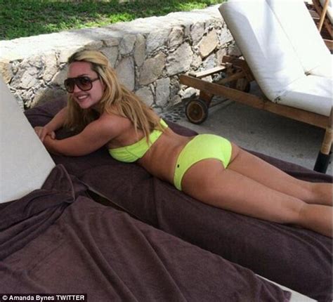 amanda bynes lawyer insists star is drug free and not schizophrenic daily mail online