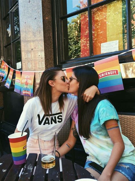 Pinterest Brookhall123 Cute Lesbian Couples Lesbians Kissing