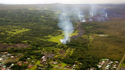 Lava Flow Closes In On Hawaii Homes