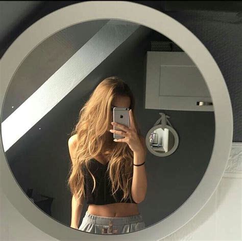 mirror selfies are easy to take ragazze bionde idee foto instagram