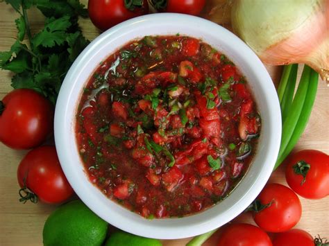 robyn cooks chunky fresh tomato salsa