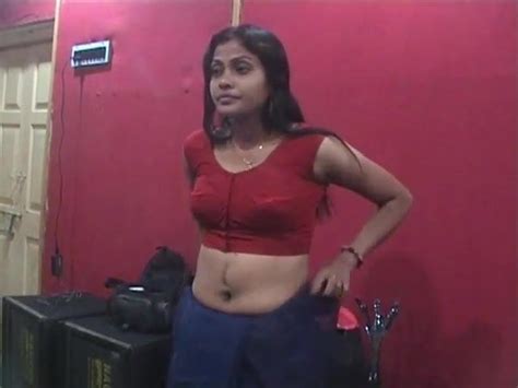 sexy desi with deep navel and boobs free porn 21 xhamster
