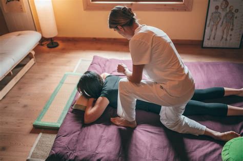 holistic massage benefits and things to avoid before massage