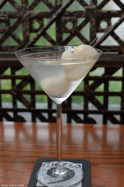 martini bar  mezza grand hyatt singapore expertly serving