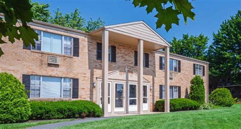 woodland plaza apartments  reviews wyomissing pa apartments  rent apartmentratingsc