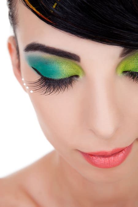two must try makeup looks for spring beauty and fashion tech