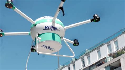 argentina ya utiliza drones  trasladar desfibriladores externos automaticos ante emergencias