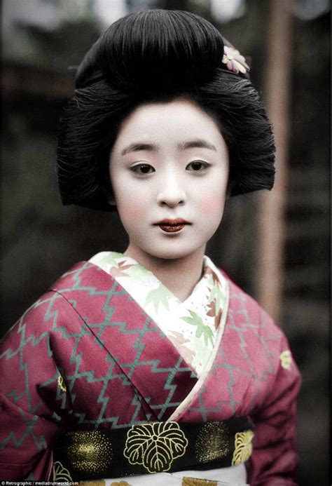 Faces From The Past Brought To Life In Colourised Photos