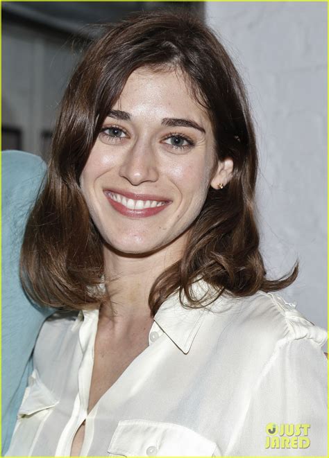 lizzy caplan is the master of sex appeal for cushnie et ochs photo