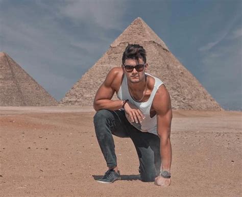 Man Of The World Has Photo Session At Giza Pyramids Egypt Independent