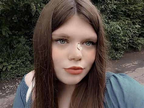 Hayleyli Big Titted Brunette Teen Female Webcam