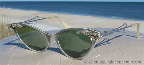 vintage 1950s and 1960s cat eye sunglasses