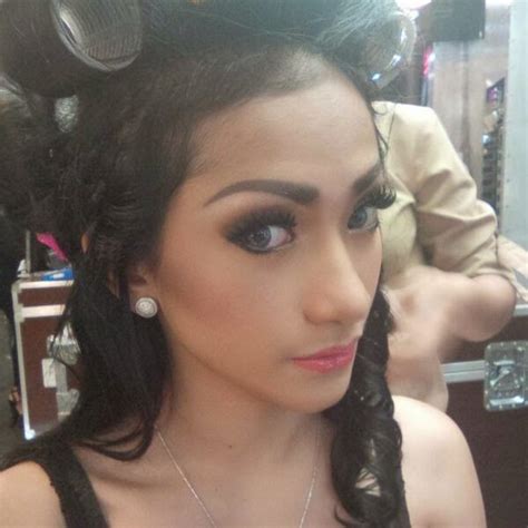 dewi purnama sari selfie cantik model indonesia foto bugil 2016