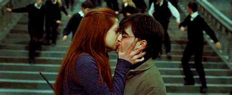 harry potter kiss find and share on giphy