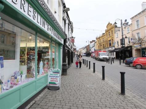portlaoise  top   cleanest irish towns awards leinster express
