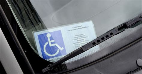 aanvraag parkeerkaart gehandicapten wordt eenvoudiger binnenland nieuws hln