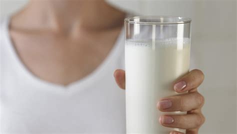 van veel melk drinken ga je eerder dood buitenland adnl