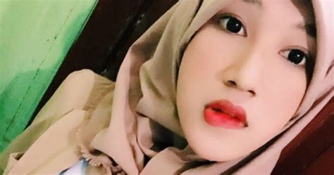 foto biodata adelia zahra si jilbab mesum yang melecehkan islam