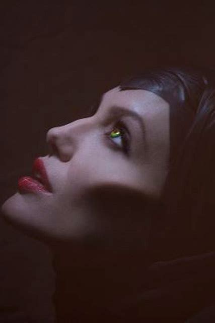 First Look Angelina Jolie As Maleficent