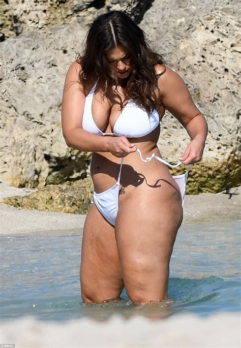 Ashley Graham Nearly Has Wardrobe Malfunction In Bikini Daily Mail Online