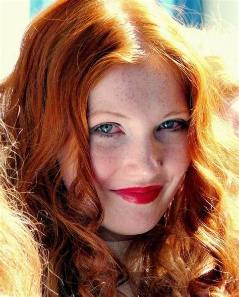 So Much Sun In Her Smile Redhead Beauty Redheads Freckles Red Hair