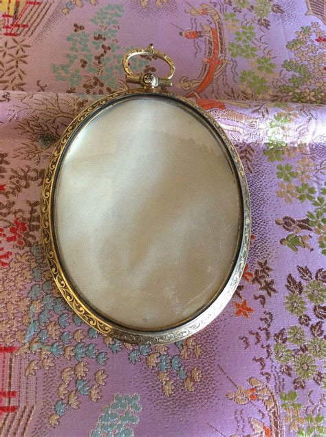 Vintage Gold Metal Oval Small Picture Frame Etsy Metal
