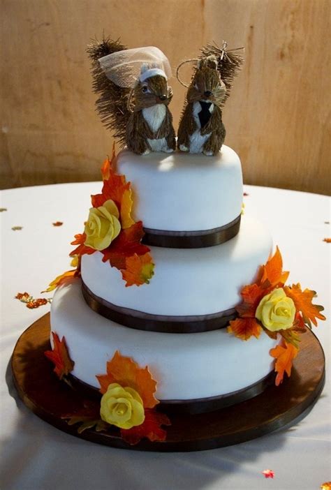 picture of awesome fall wedding cakes