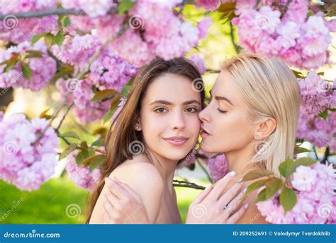 Sakura Lesbians