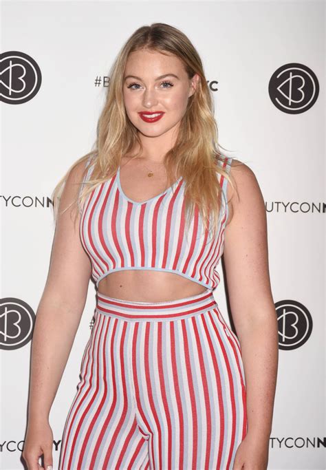 Iskra Lawrence At Beauty Con Festival In New York 04 21