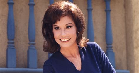 mary tyler moore dead at 80 rolling stone