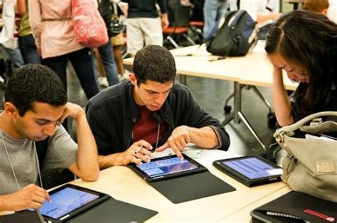 touch tablets   classroom    advantages  media  econocom blog