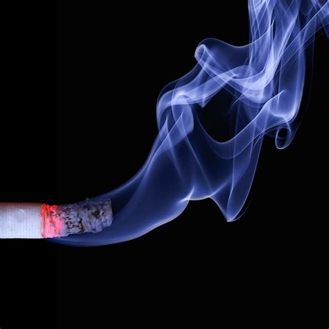 Cancer Survivors Who Quit Smoking Sooner Can Live Longer