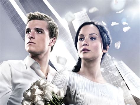 Hunger Games Catching Fire Review Jennifer Lawrence Gives Another